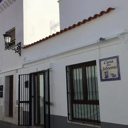 Casa Dos Saboeiros Apartment *